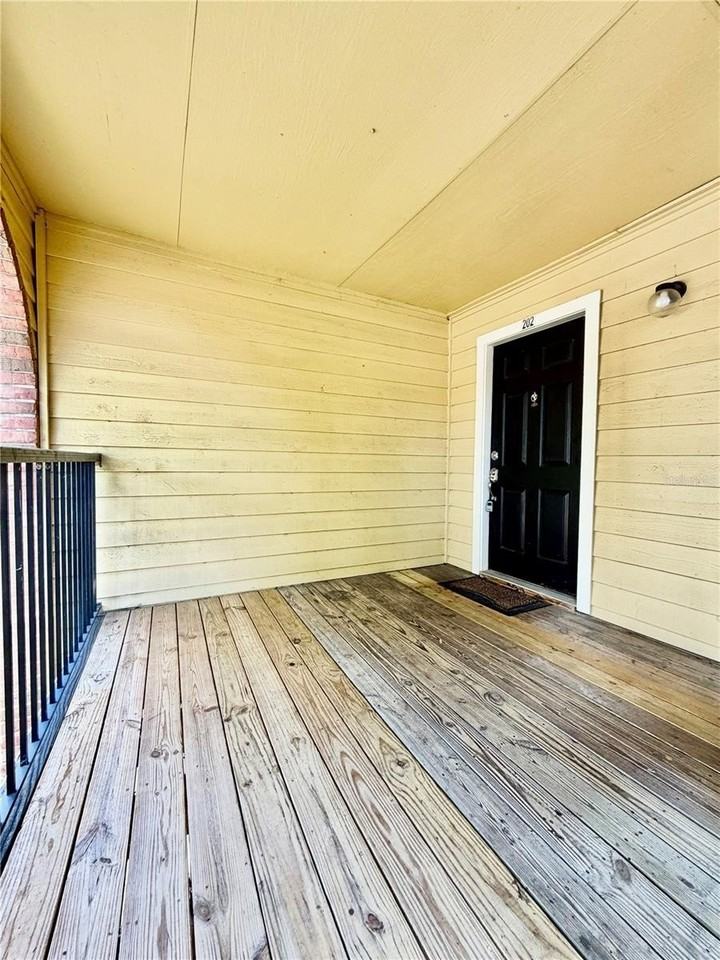 8643 Mallard Reserve Dr #202 - Photo 3 of 41