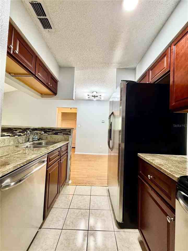 8643 Mallard Reserve Dr #202 - Photo 6 of 41