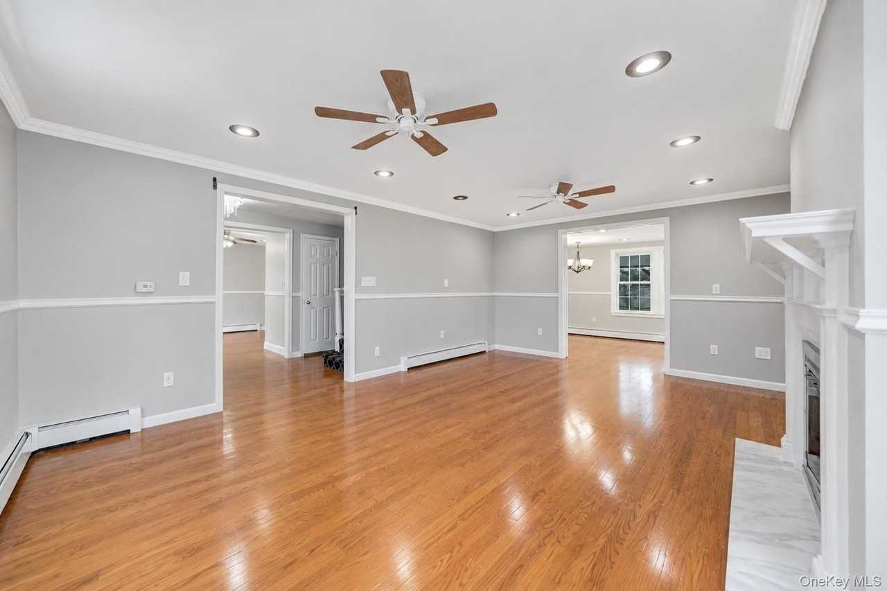 8865 192nd St - Photo 3 of 13