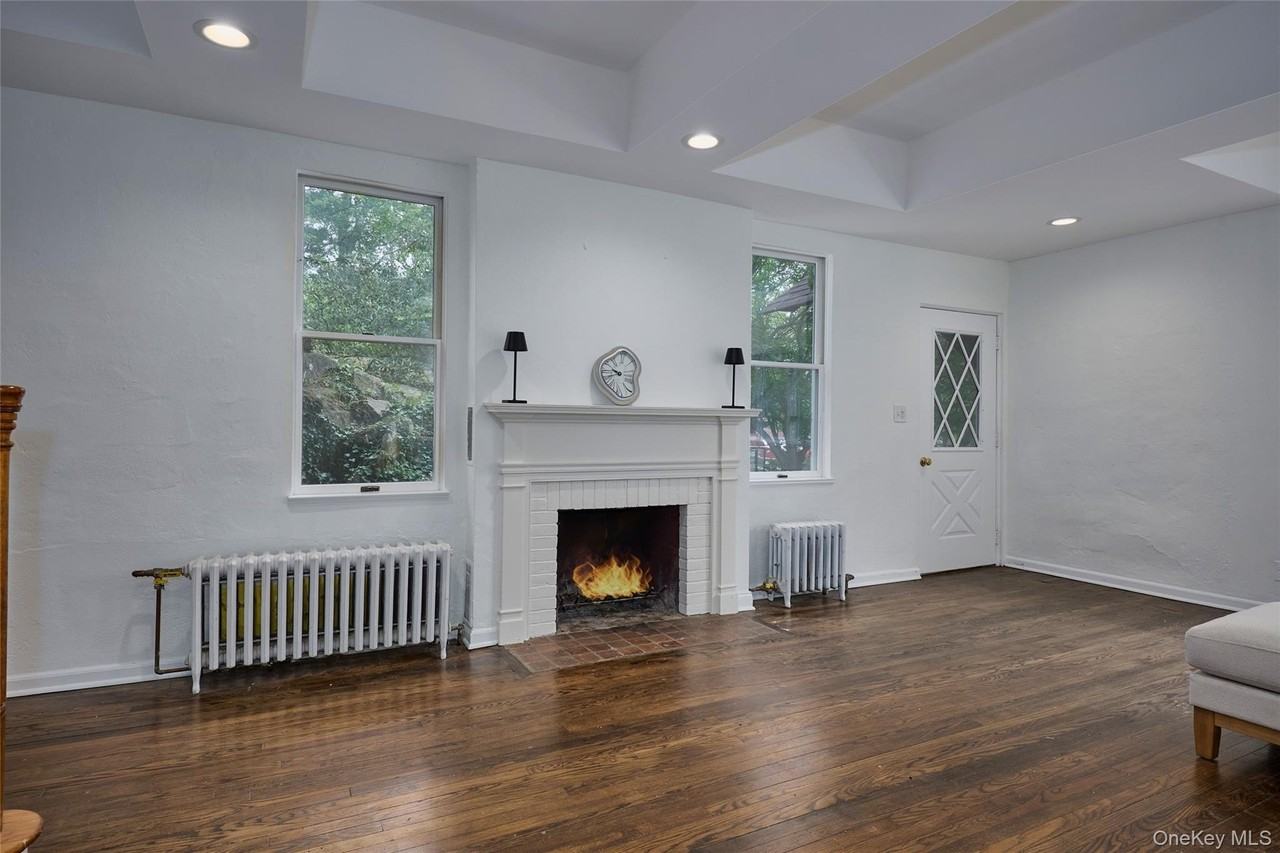 93 Circuit Rd - Photo 4 of 34