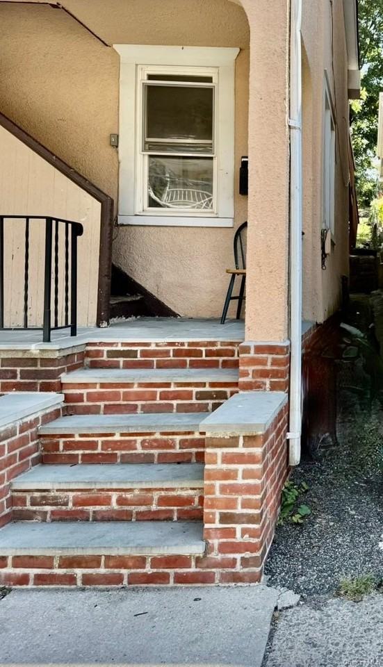 74 Yale Ave - Photo 3 of 18
