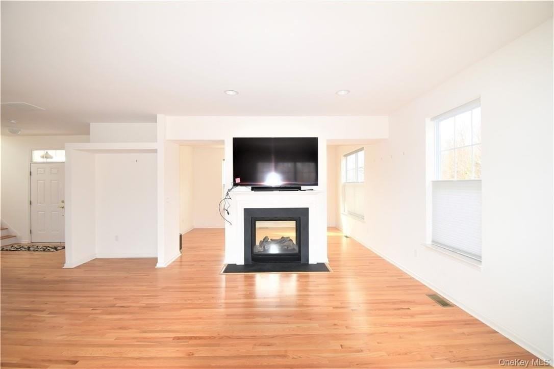 4 High Ridge Ln - Photo 2 of 36