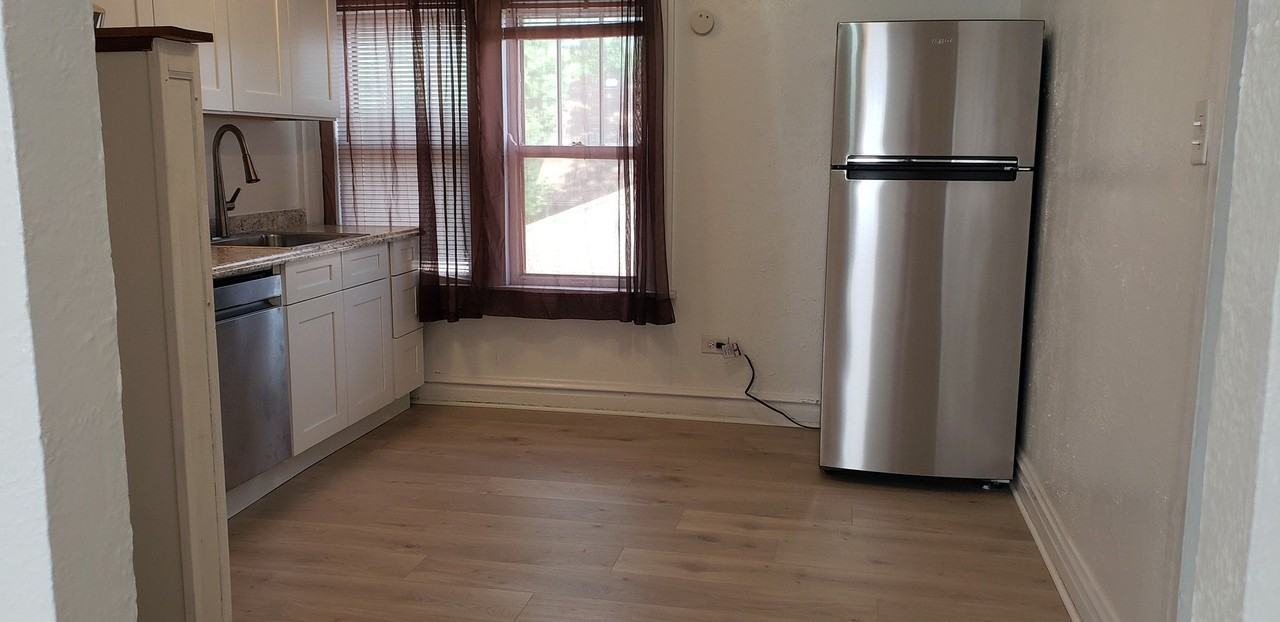 283 W North Ave #2 - Photo 3 of 15
