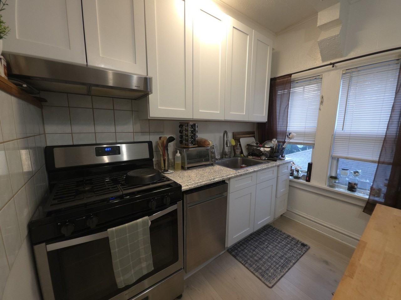 283 W North Ave #2 - Photo 4 of 15