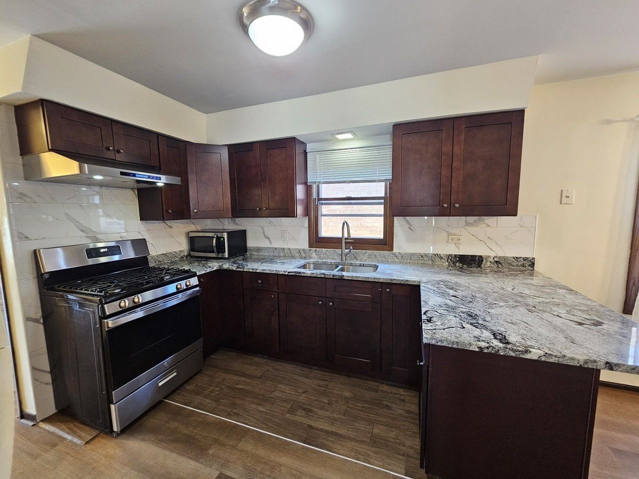 5968 S Archer Ave #2 - Photo 3 of 12