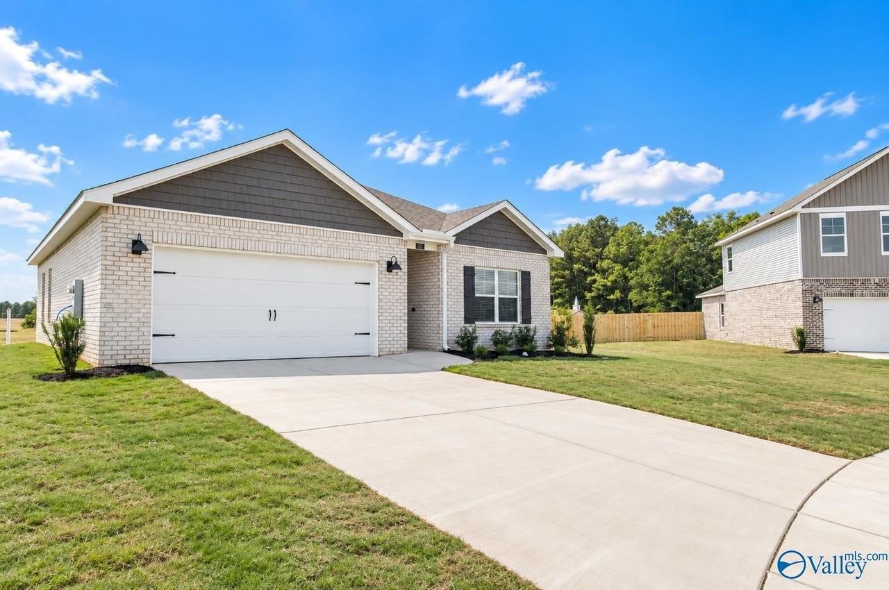 321 Murphy Ln - Photo 3 of 46
