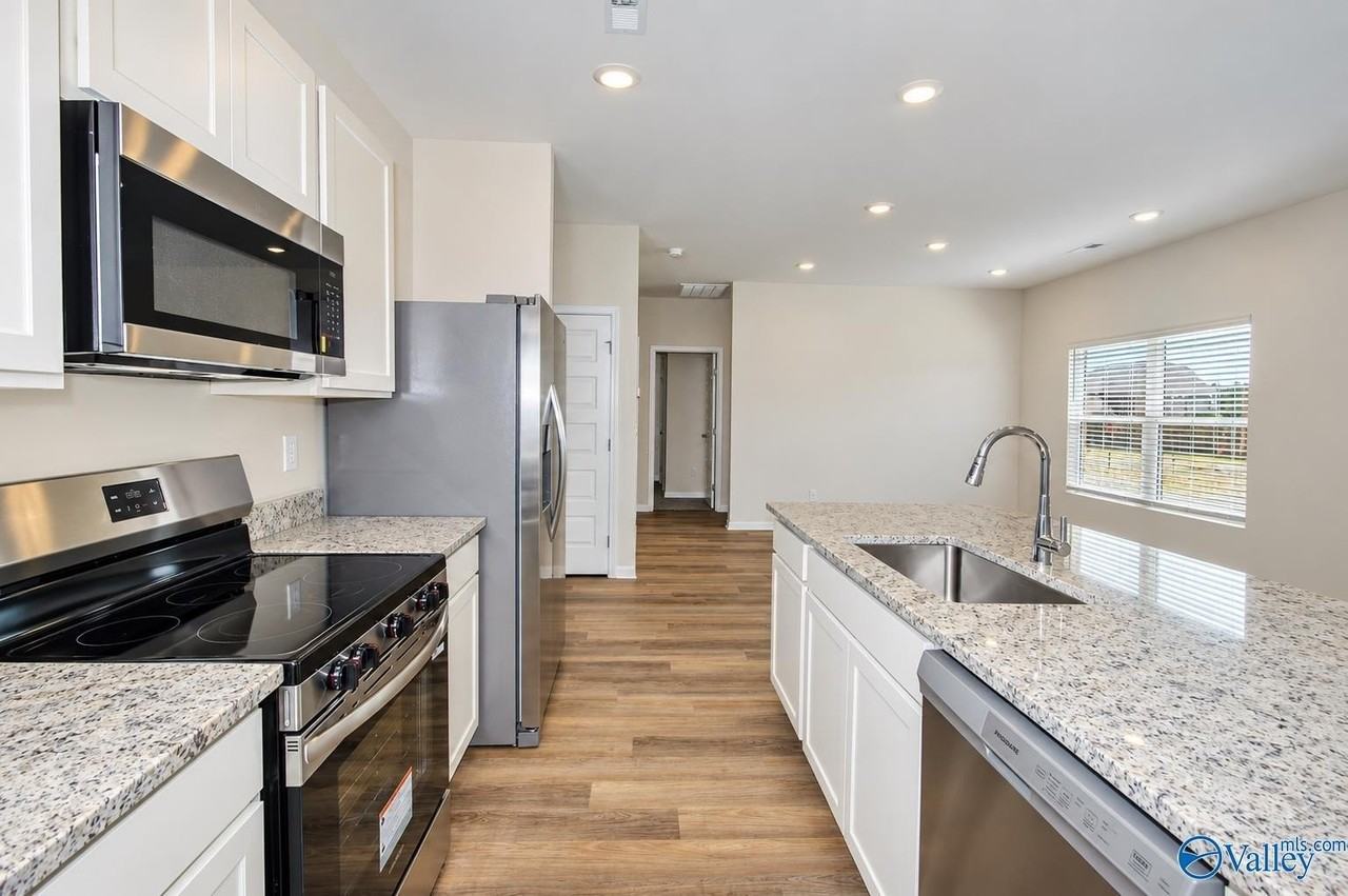 321 Murphy Ln - Photo 6 of 46