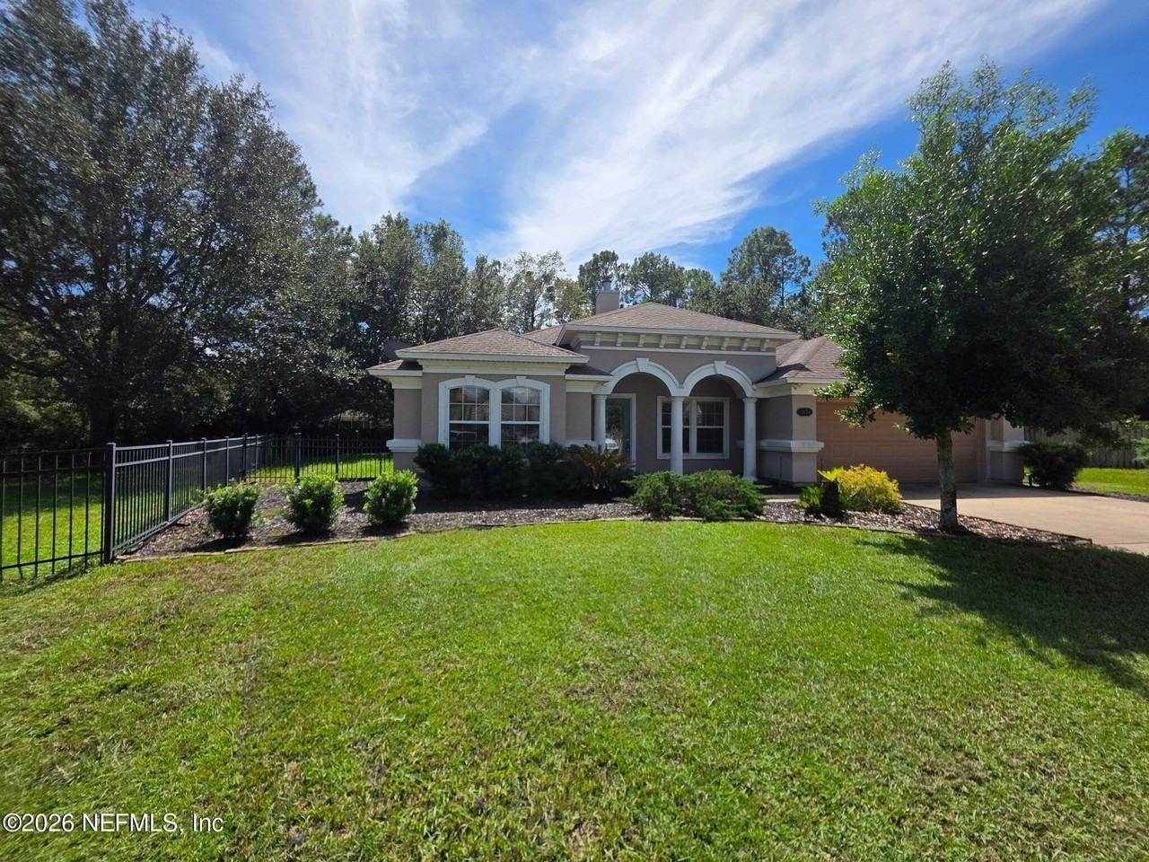 3834 Marsh Bluff Dr - Photo 2 of 21