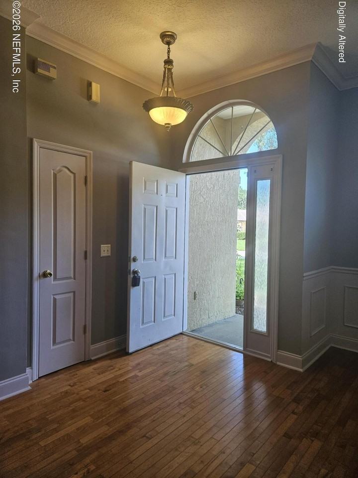2338 Cool Springs Dr N - Photo 3 of 42