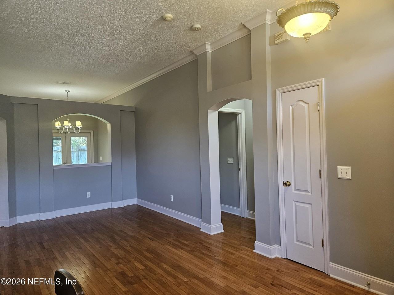 2338 Cool Springs Dr N - Photo 4 of 42