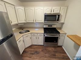 featured image of 831 Juniper Way #831