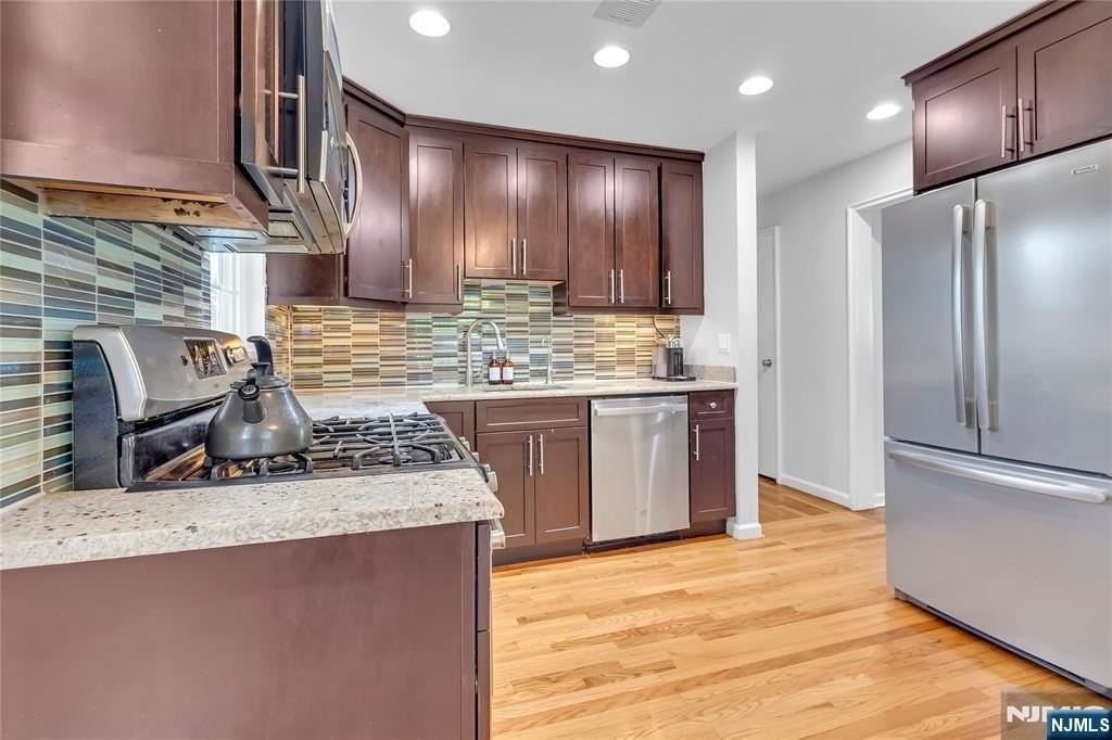 615 Bartell Pl - Photo 5 of 29