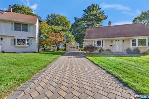 featured image of 615 Bartell Pl