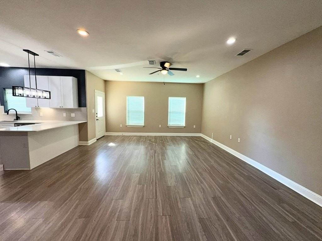 1017 Debby Ct - Photo 4 of 28