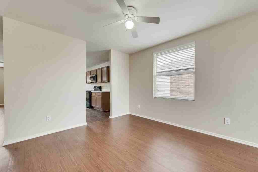 509 Cherrywood Ter - Photo 5 of 22