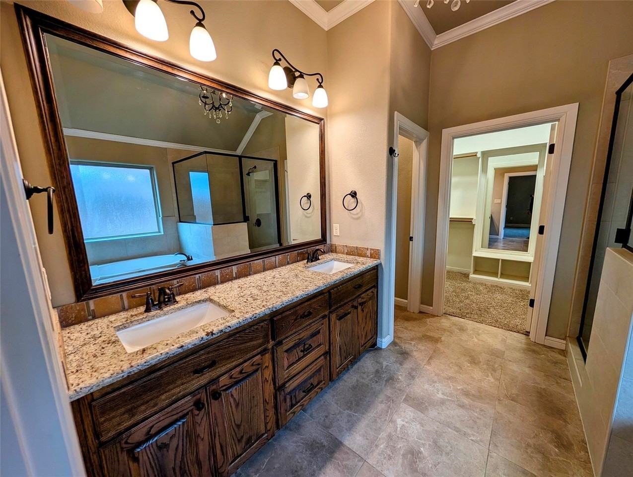 237 Jacinth Ln - Photo 4 of 15