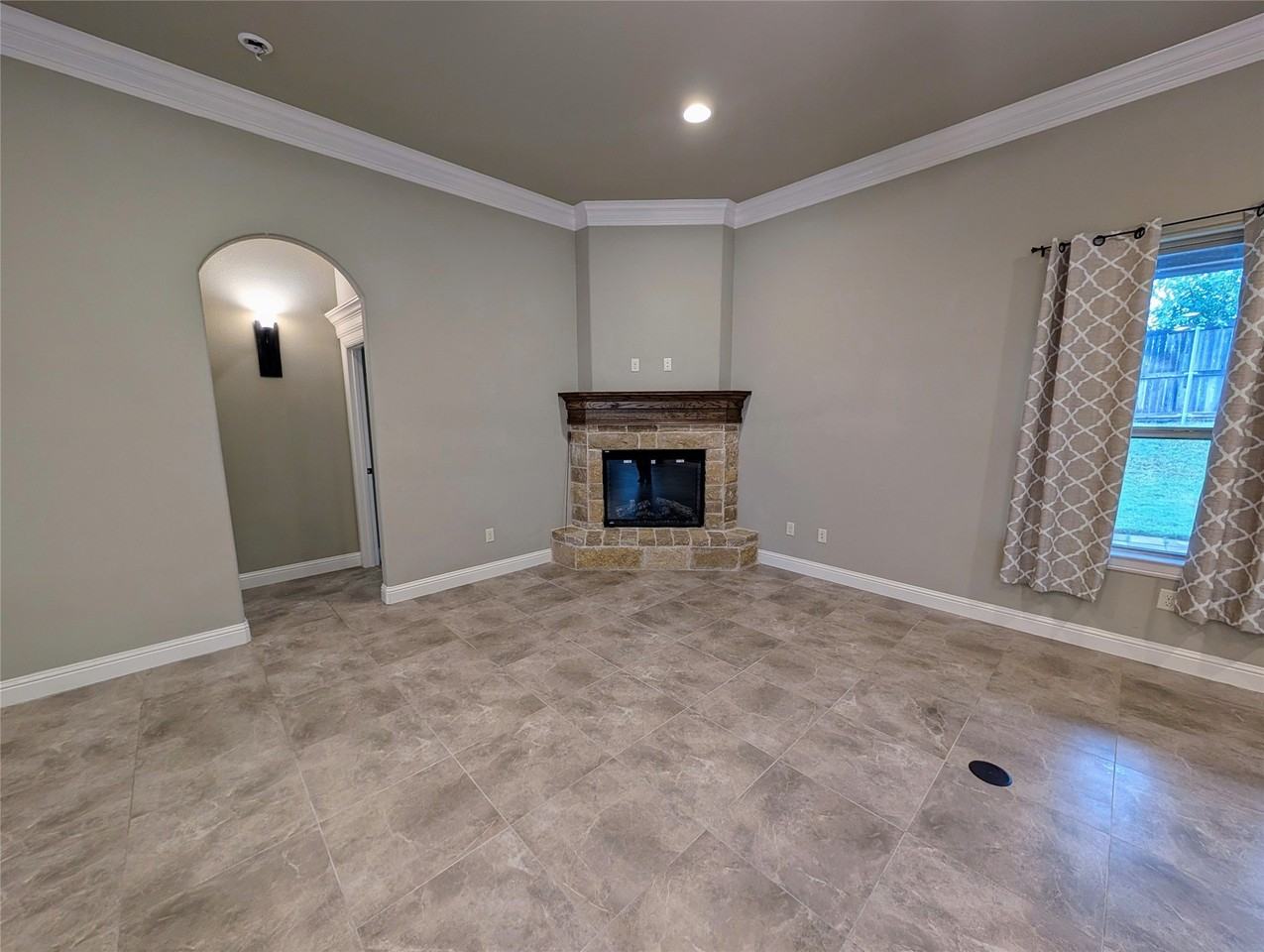 237 Jacinth Ln - Photo 7 of 15