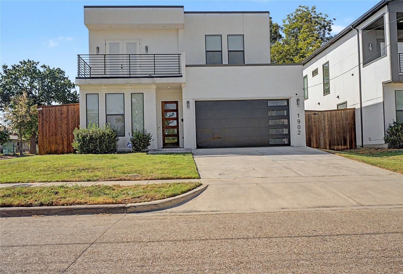 1902 Nomas St - Photo 2 of 34