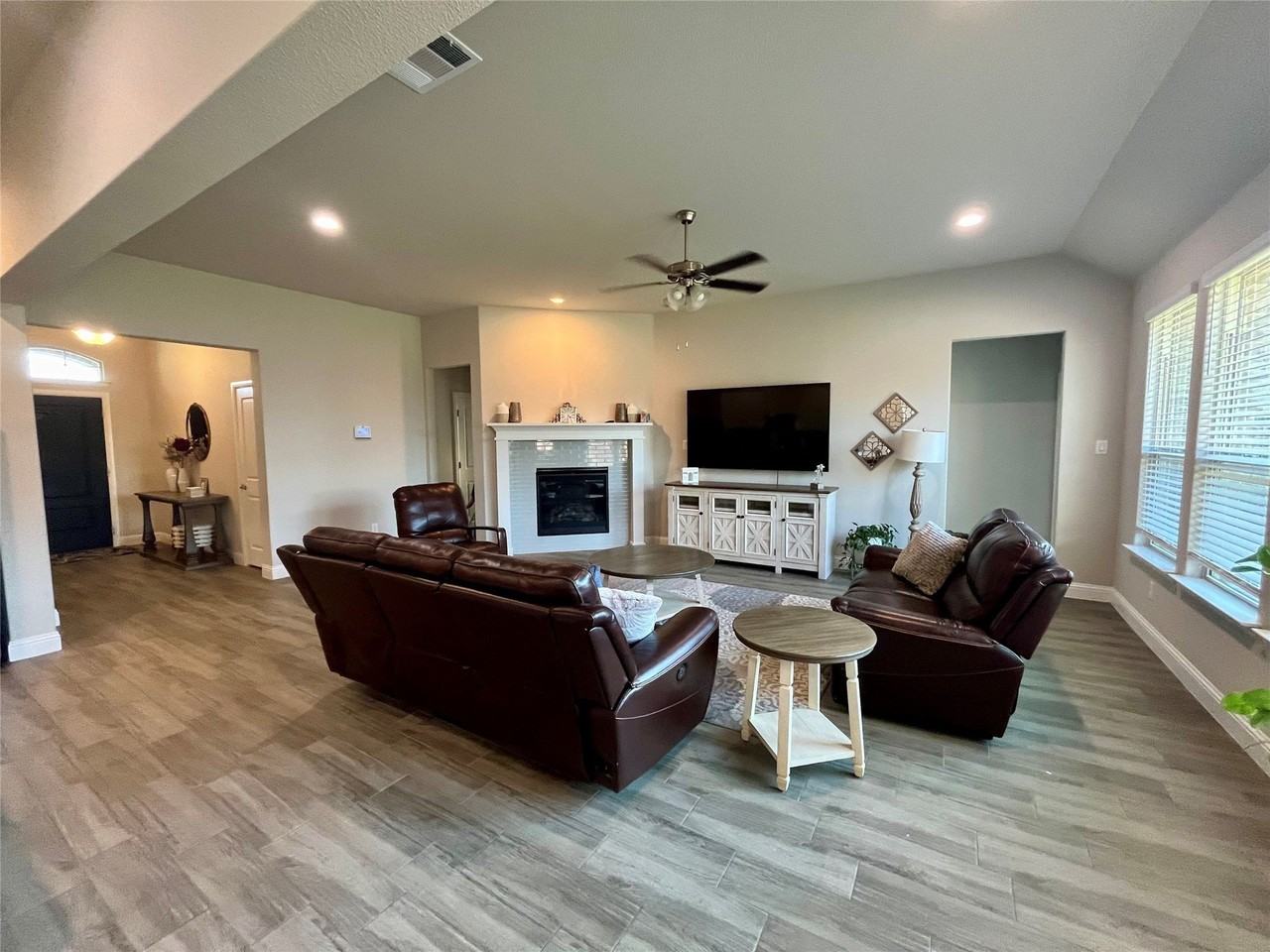 3636 Wintergreen St - Photo 6 of 23