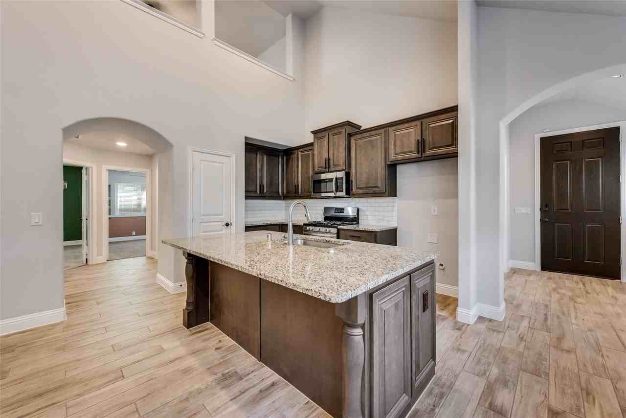 9701 Athens Dr - Photo 4 of 20
