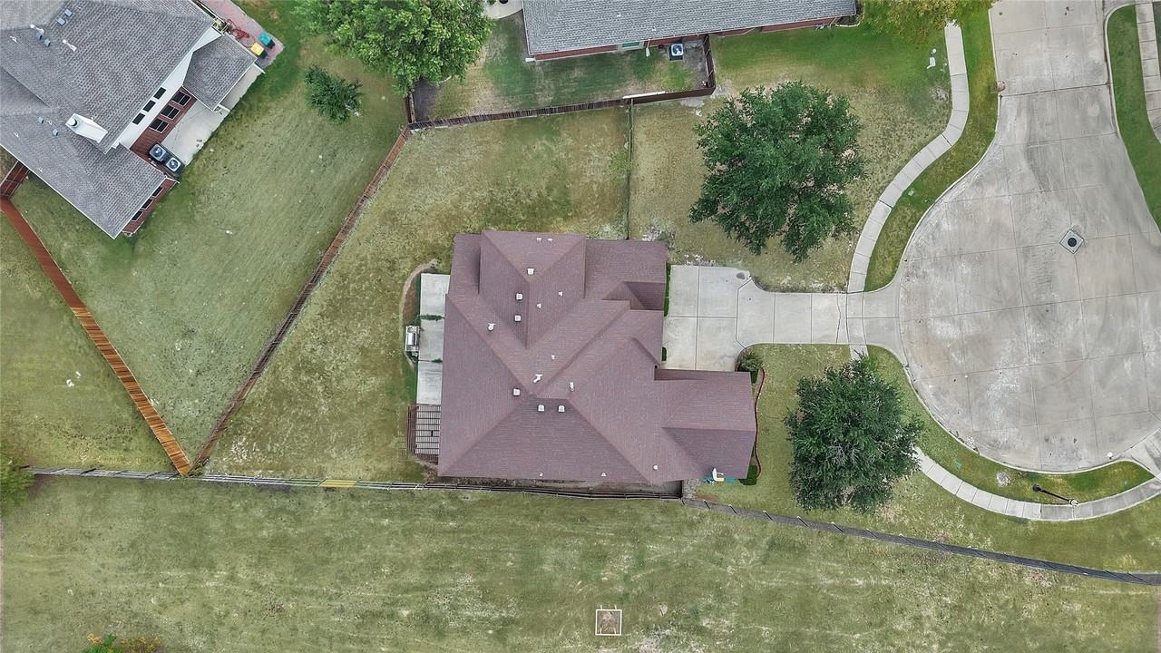 903 Fieldstone Dr - Photo 3 of 23