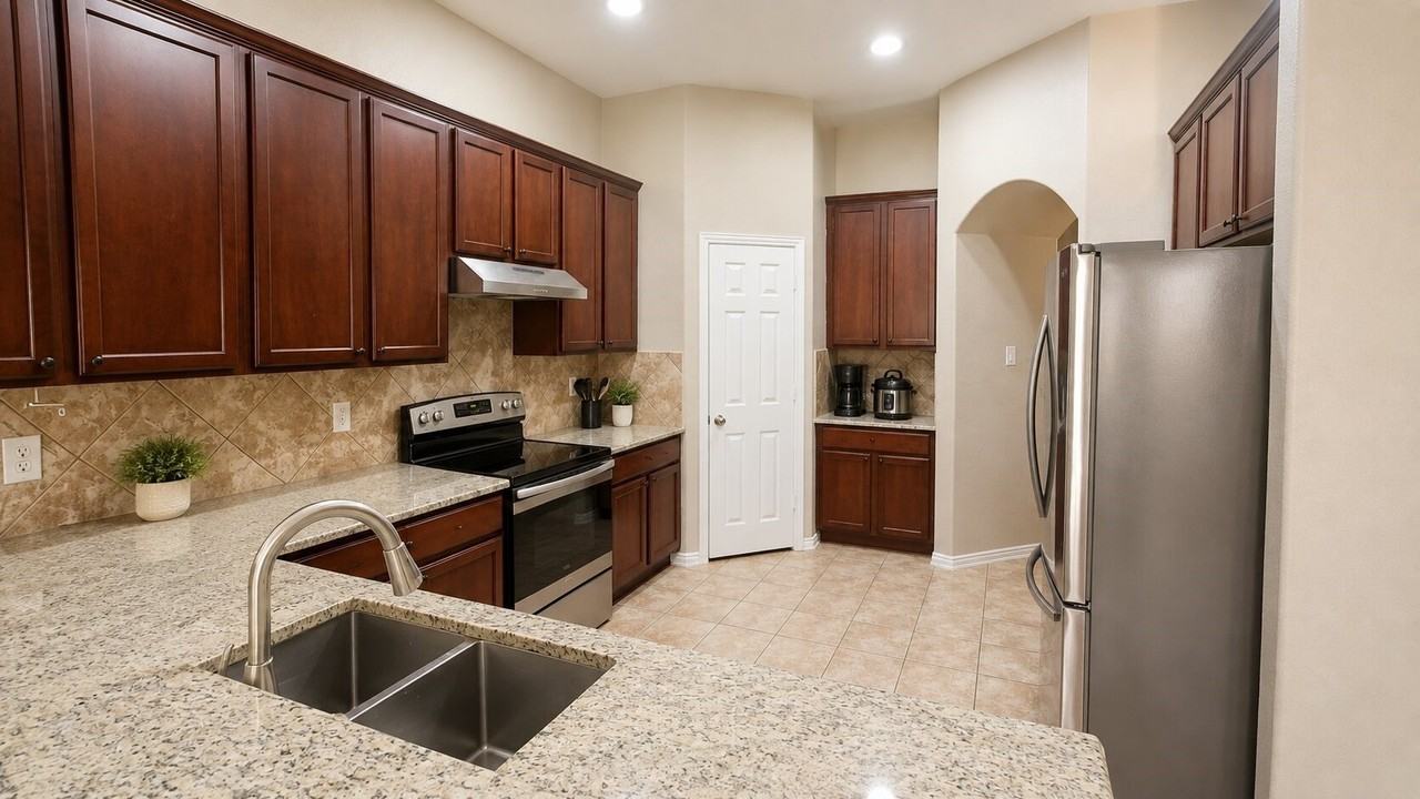 7004 Canyonbrook Dr - Photo 3 of 20