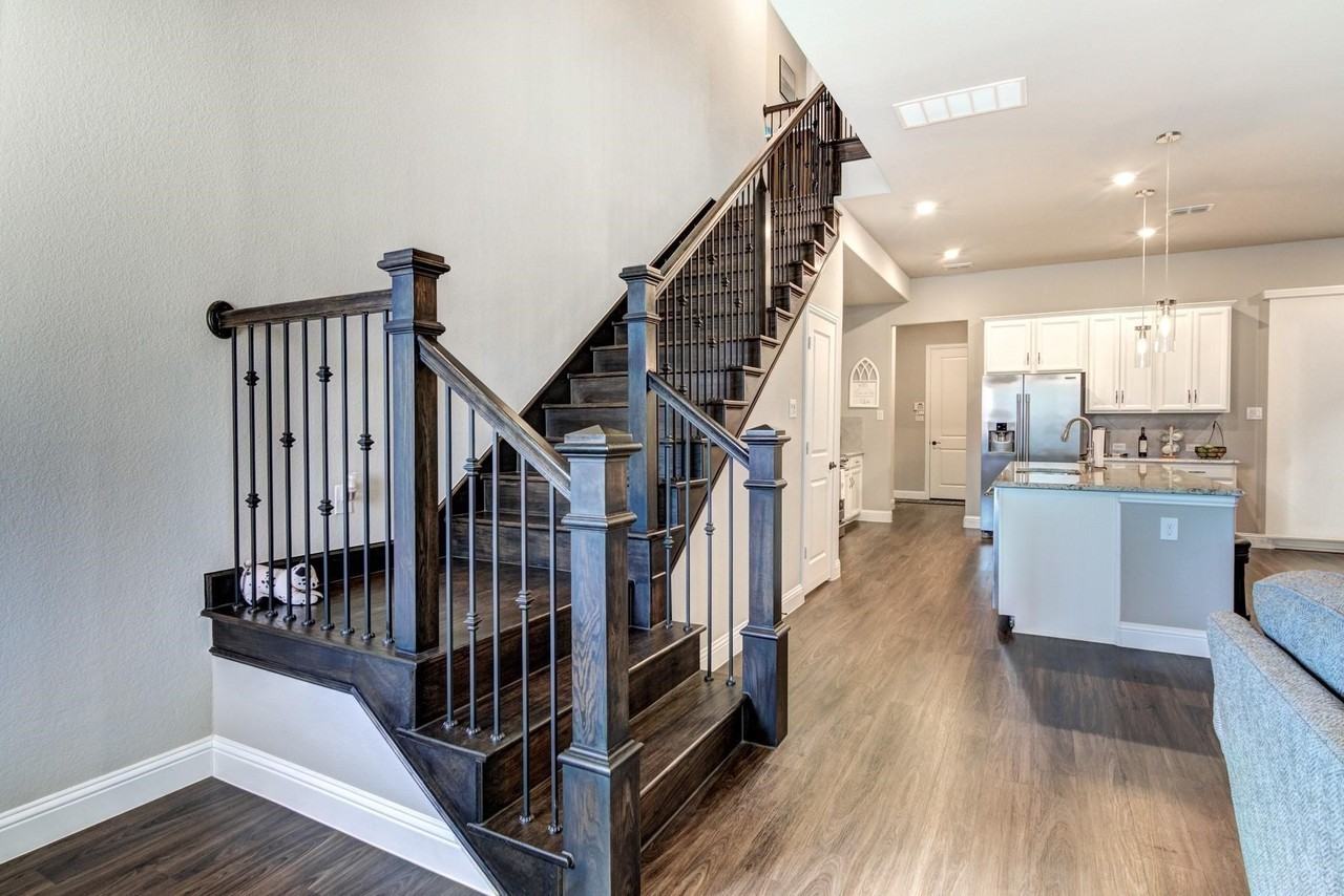 1025 Zachary Way - Photo 4 of 36