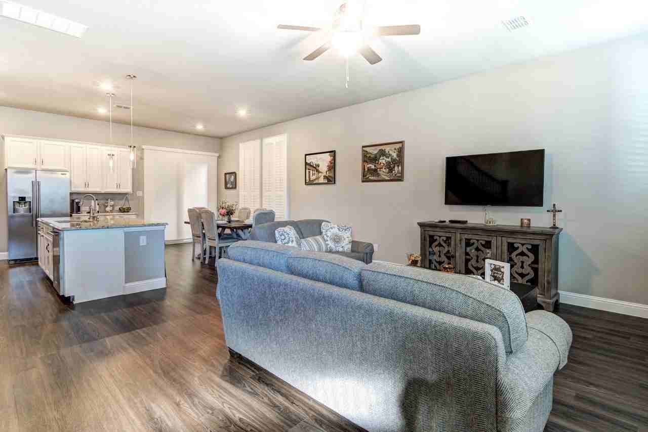 1025 Zachary Way - Photo 7 of 36
