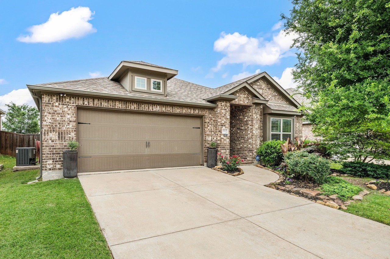 5912 Aster Dr - Photo 4 of 40