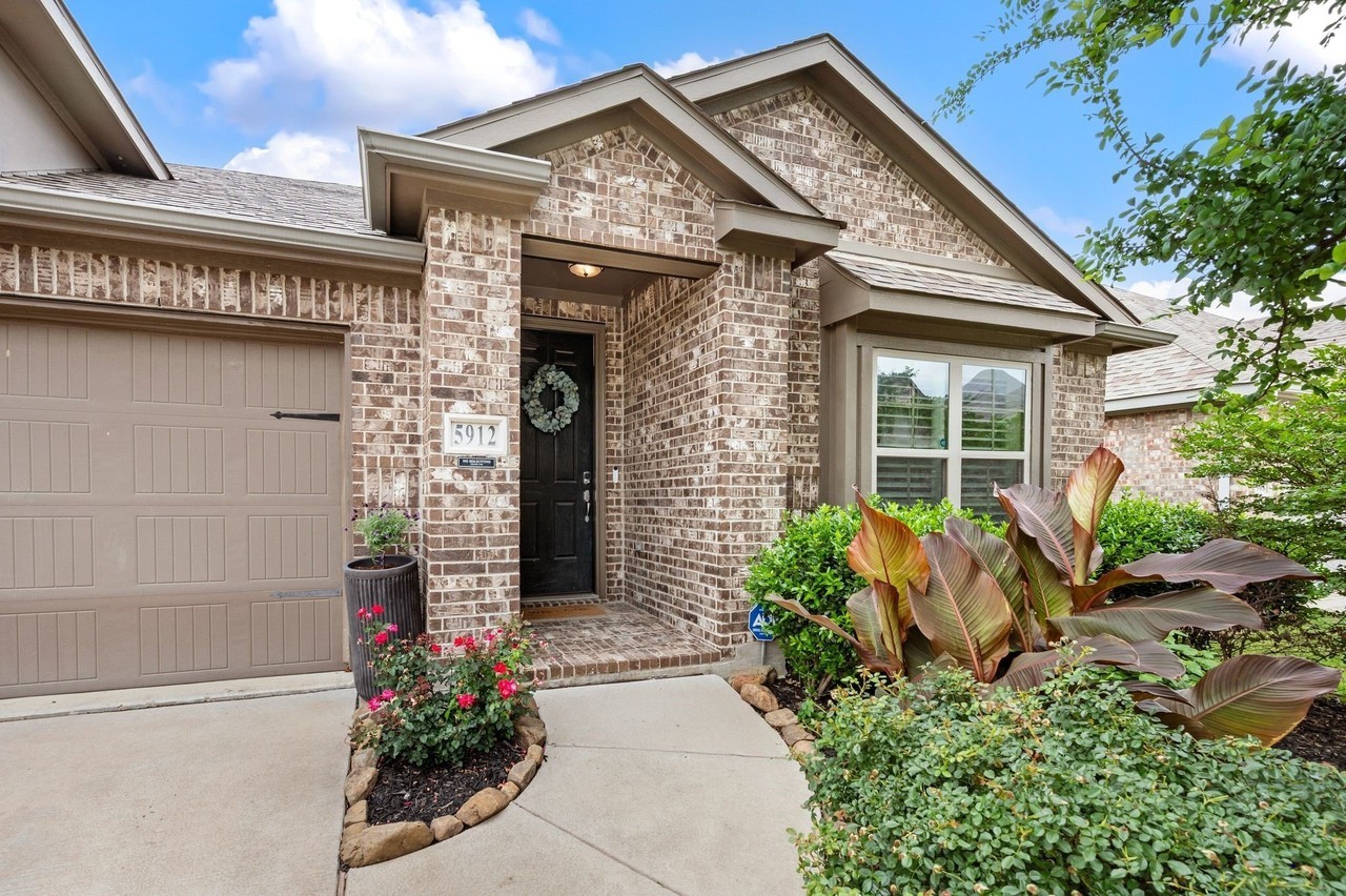 5912 Aster Dr - Photo 6 of 40