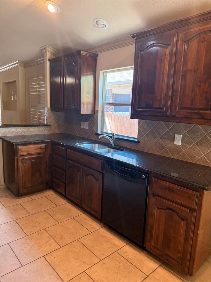 5049 Britton Ridge Ln - Photo 7 of 16