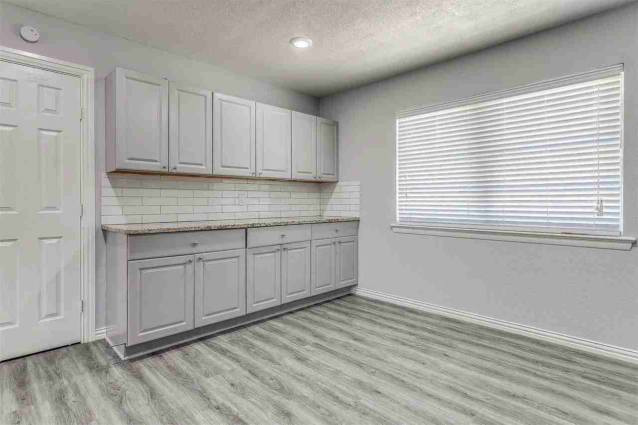 2420 Hancock St - Photo 4 of 10