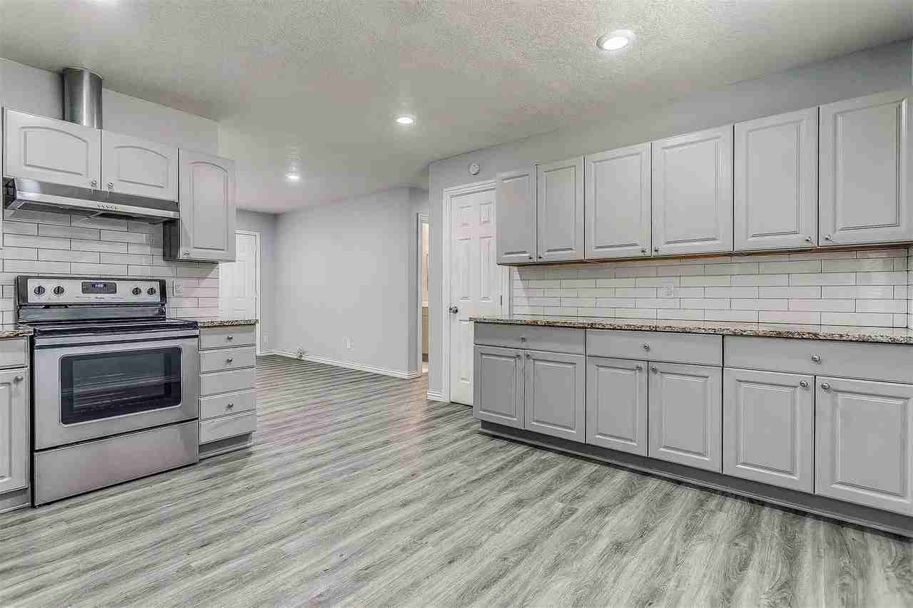 2420 Hancock St - Photo 5 of 10
