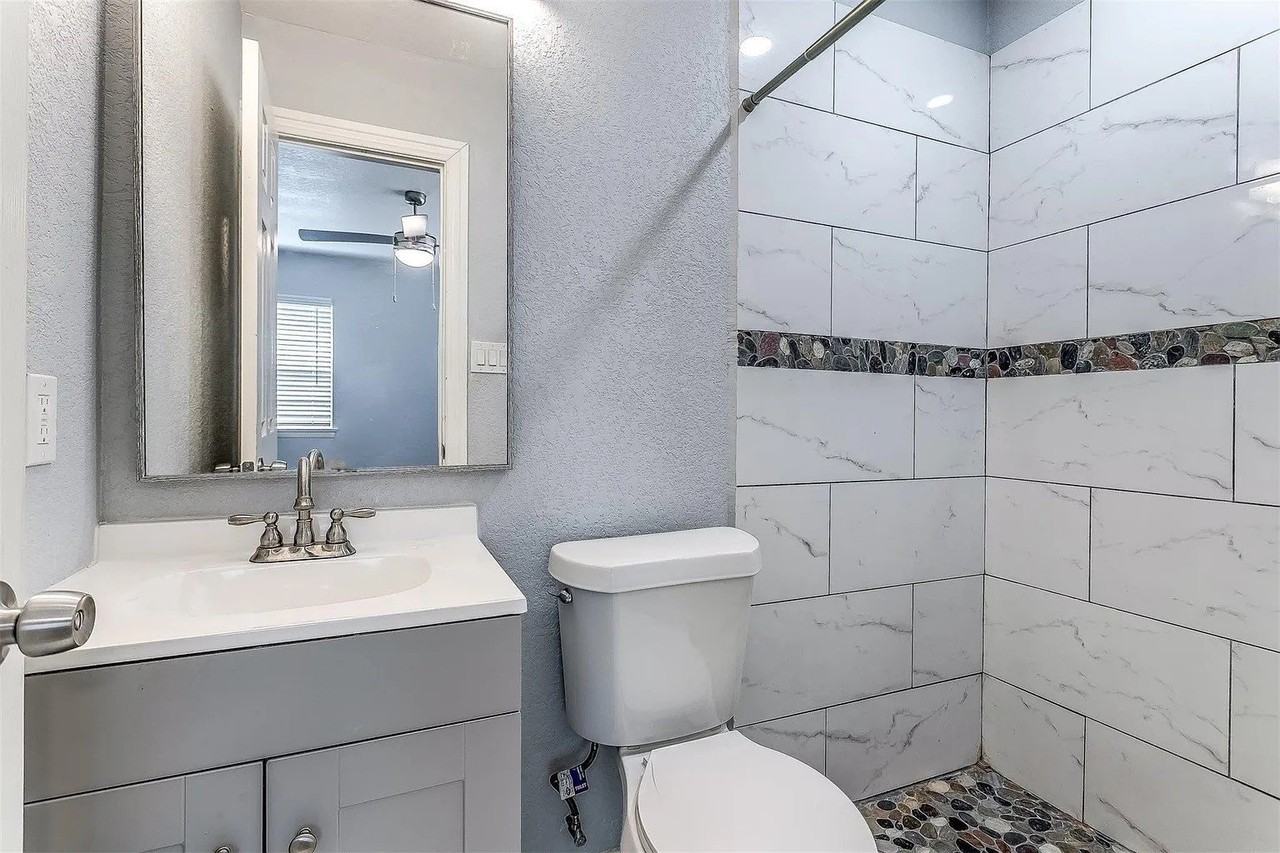 2420 Hancock St - Photo 7 of 10