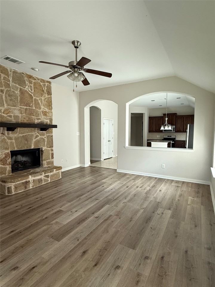 5709 Centeridge Ln - Photo 3 of 23