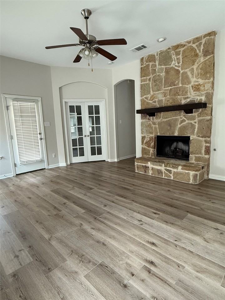 5709 Centeridge Ln - Photo 4 of 23