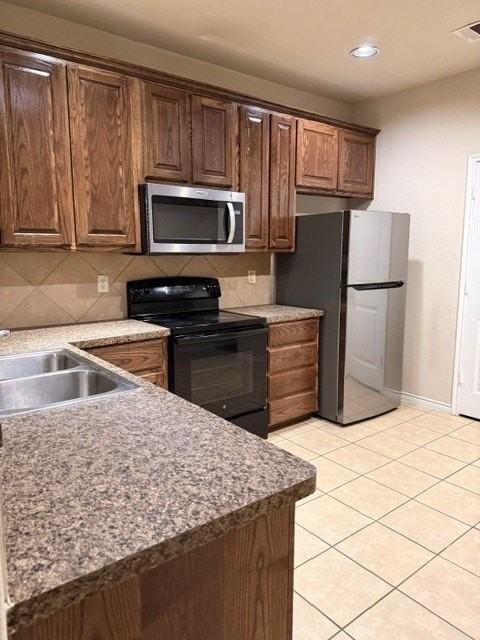 2245 Colby Ln - Photo 7 of 19
