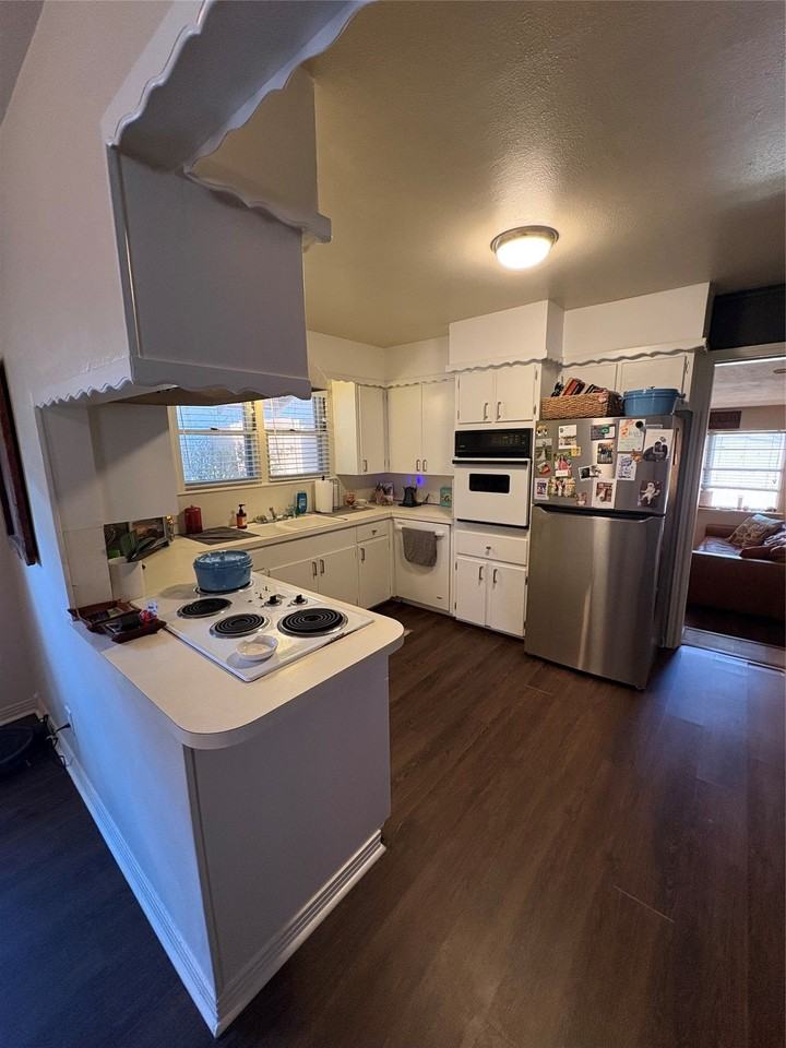 1911 Ferndale Ave - Photo 2 of 19