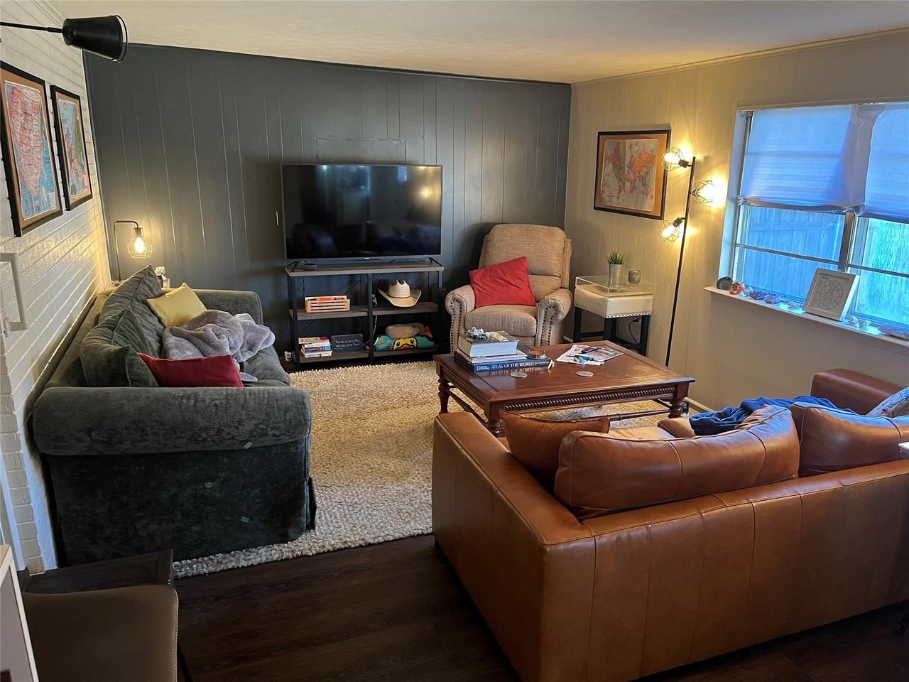 1911 Ferndale Ave - Photo 3 of 19