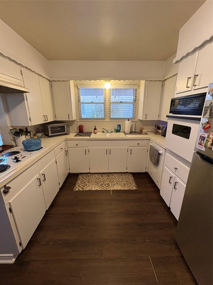 1911 Ferndale Ave - Photo 4 of 19