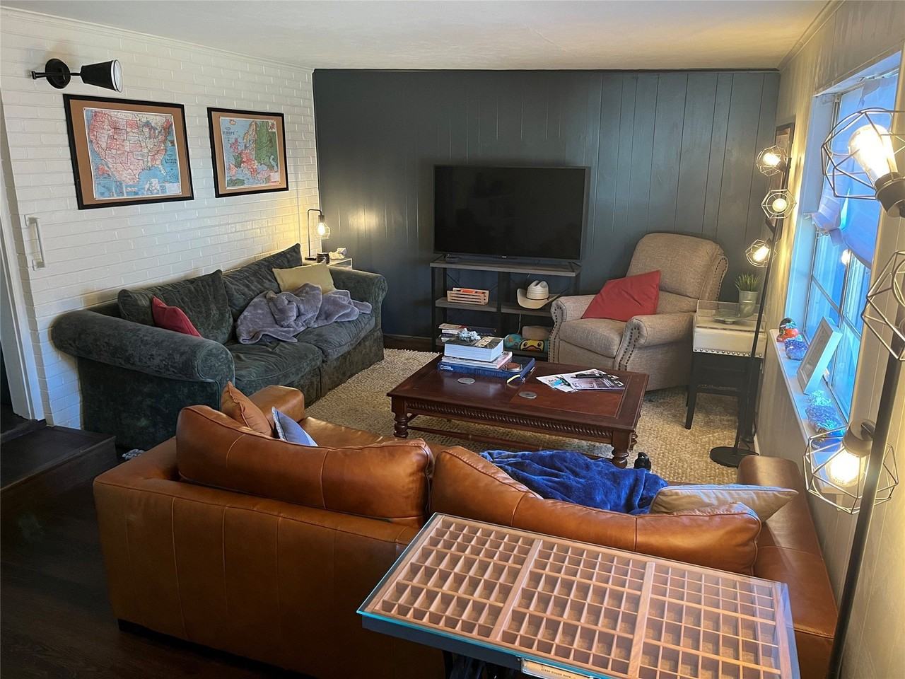 1911 Ferndale Ave - Photo 5 of 19