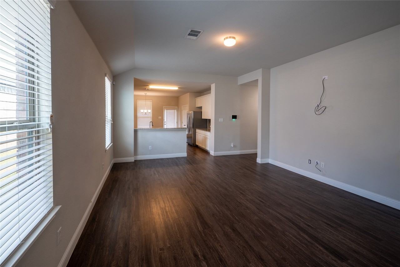 1004 Alexa Dr - Photo 2 of 26