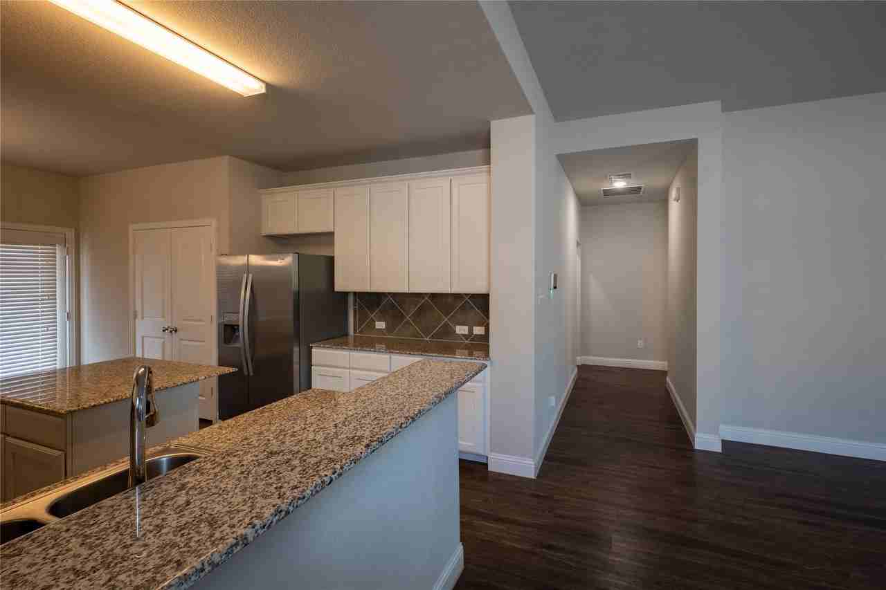 1004 Alexa Dr - Photo 7 of 26