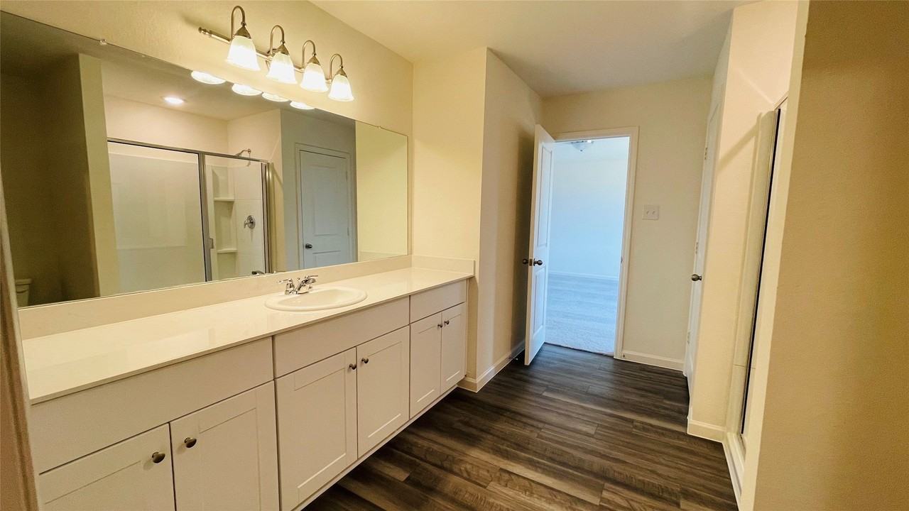 26 Glen Crossing Rd - Photo 5 of 33