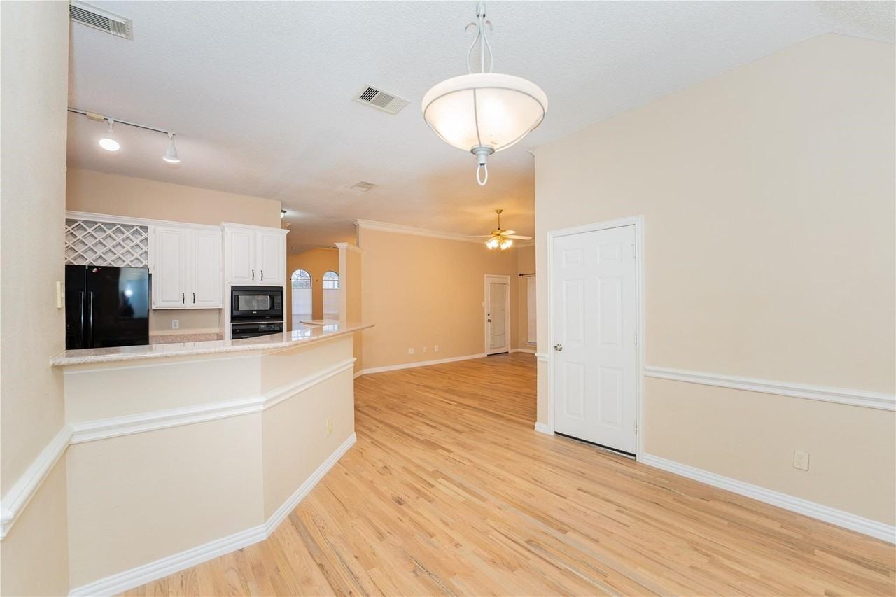 669 Nottingham Dr - Photo 5 of 13
