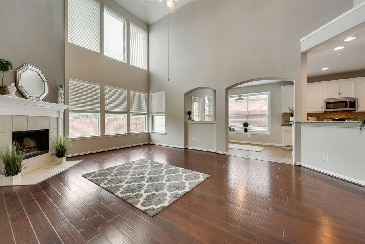 9740 Ellery Ave - Photo 3 of 24
