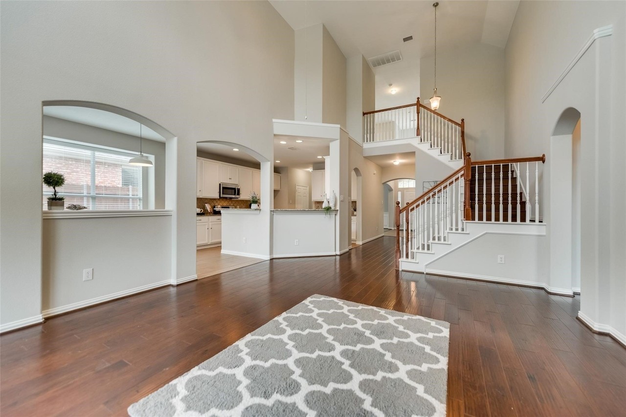 9740 Ellery Ave - Photo 5 of 24