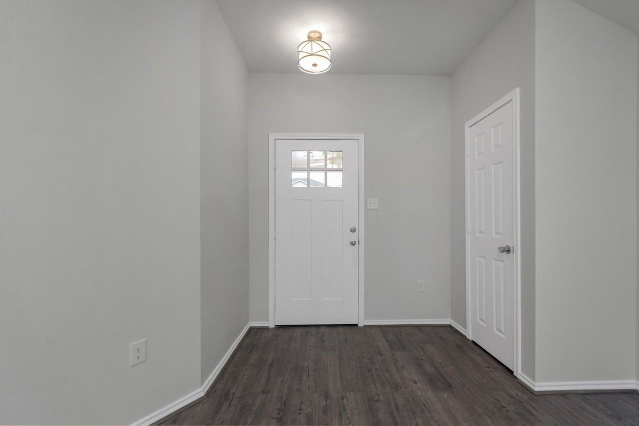 8112 Arbor Ave - Photo 7 of 30