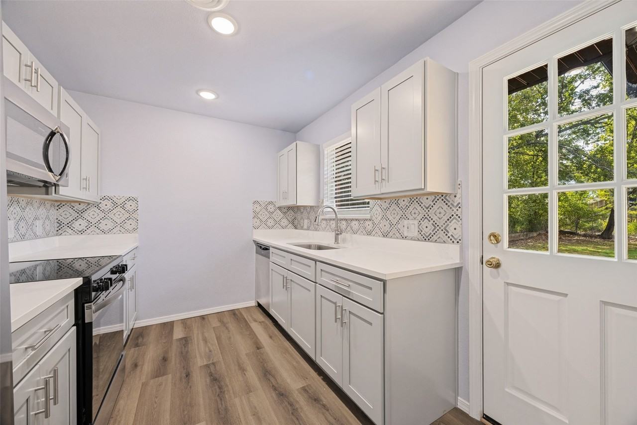 1214 W Morgan St - Photo 7 of 25