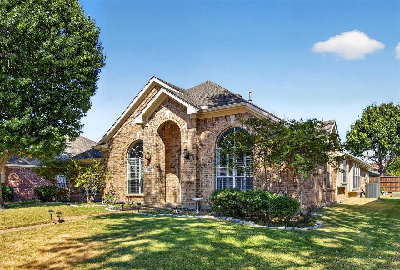 10908 Shadow Brook Ln - Photo 2 of 28